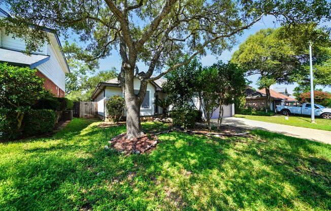 Beautiful Home in the desirable Shavano Garden Homes Community Now Available! - Realtor Commission: $500
