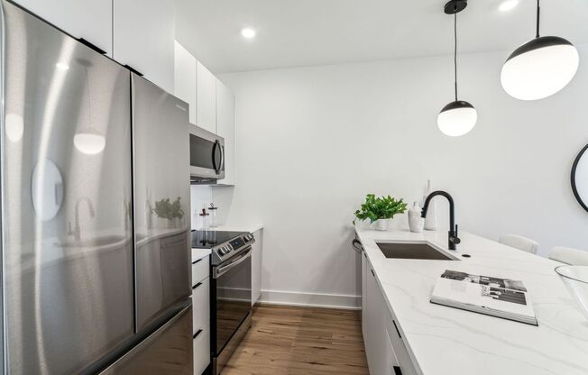 1 bed, 1 bath, 800 sqft, $1,580, Unit 504