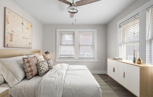 1501 W Myrtle