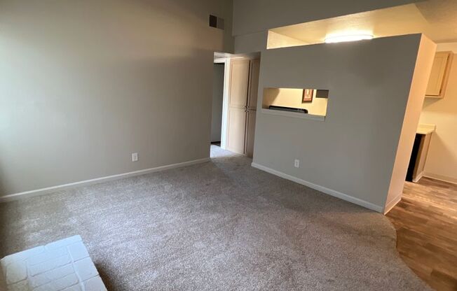 2 beds, 1 bath, $1,595, Unit 07