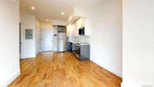 1 bed, 1 bath, $2,700, Unit 4B