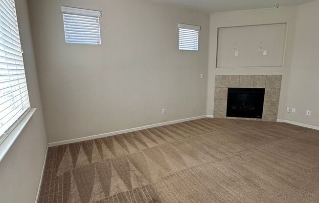 Garibaldi Ranch beautiful 4bedroom 3 full bathroom home!