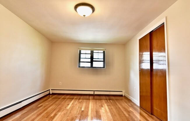 1 bed, 1 bath, 800 sqft, $2,100, Unit 4A