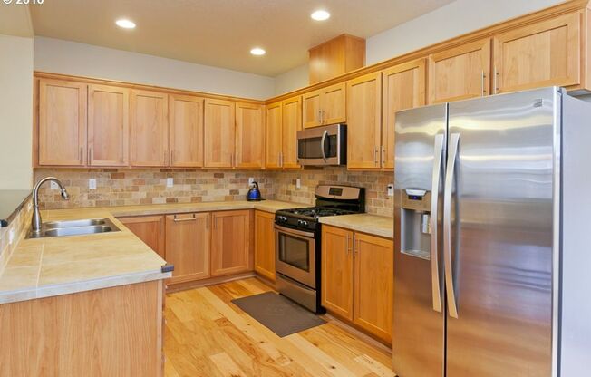 3 beds, 2.5 baths, $2,495