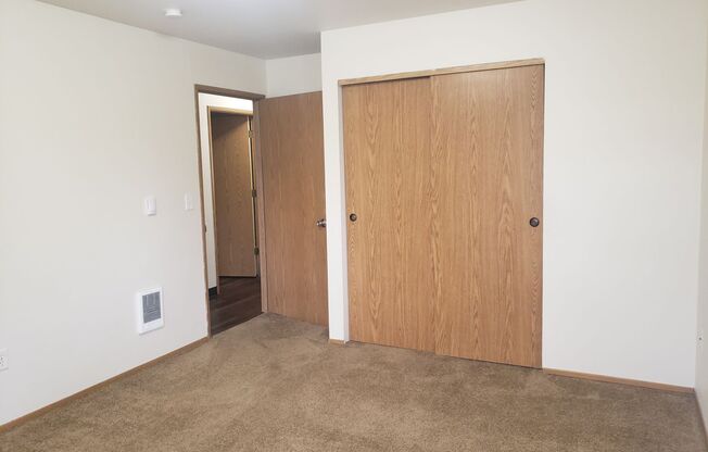 2 beds, 1 bath, $1,500, Unit 111