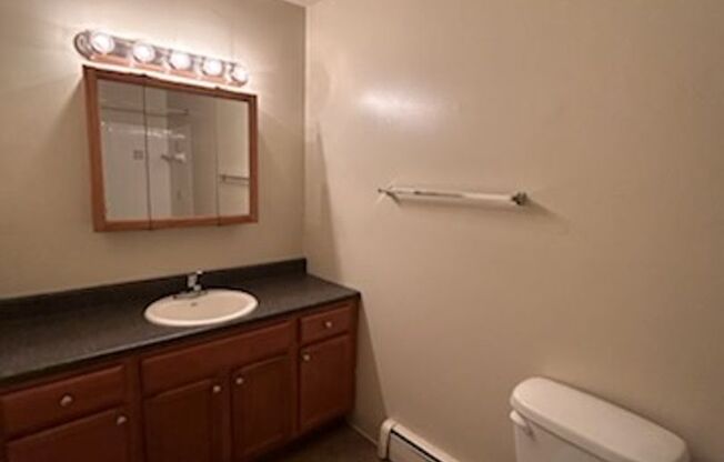 1 bed, 1 bath, 734 sqft, $1,350, Unit K09