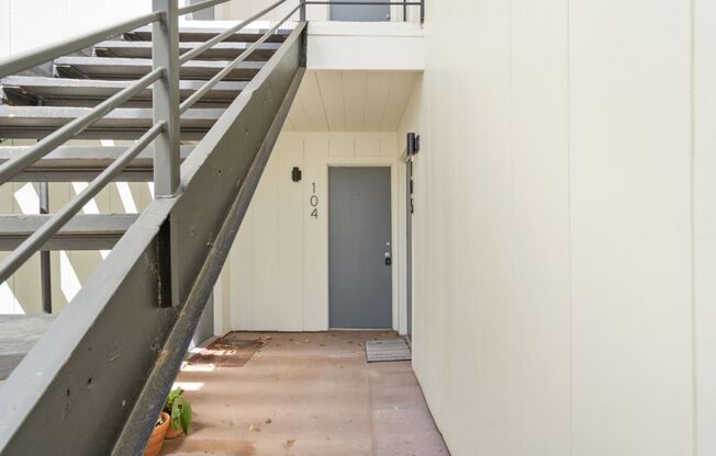 4103 Speedway, Unit 202