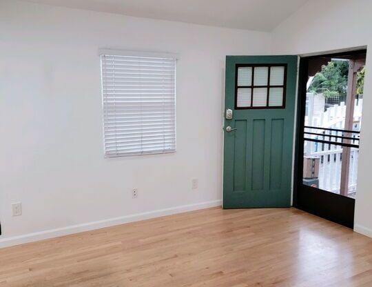 Studio, 1 bath, 250 sqft, $2,100, Unit 1