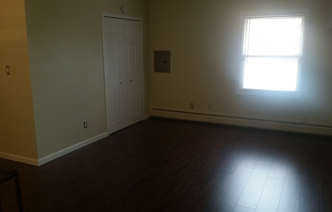 1 bed, 1 bath, 750 sqft, $1,395, Unit 905-30