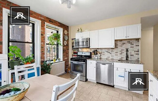 1402 COMMONWEALTH AVE