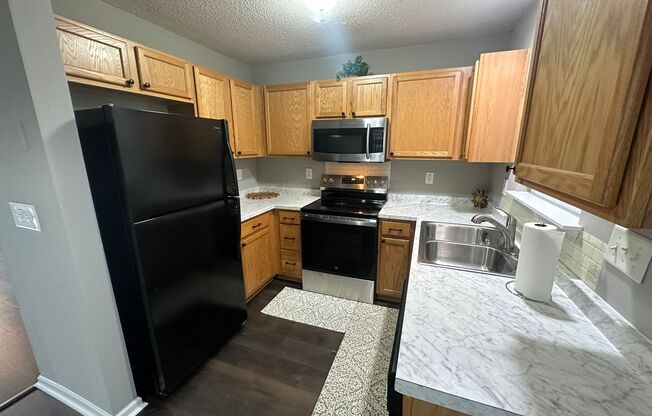 2 beds, 1.5 baths, $1,400