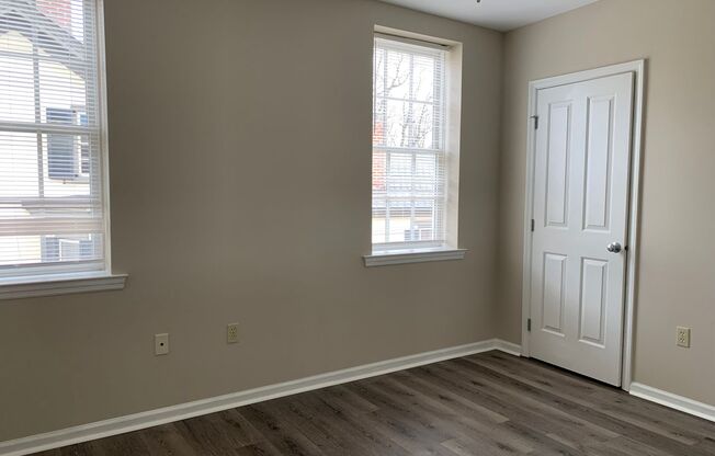 2 beds, 1 bath, $1,575, Unit T