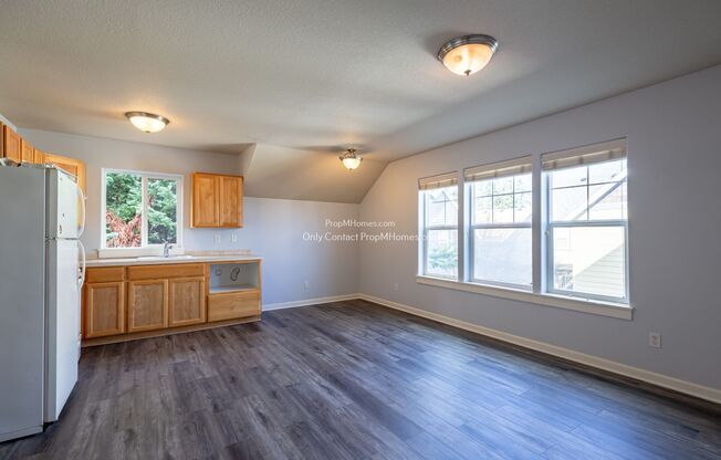 Studio, 1 bath, $1,299