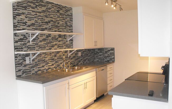1 bed, 1 bath, 750 sqft, $2,126, Unit Unit 14B