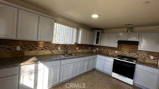 5 beds, 3 baths, 3,800 sqft, $4,500