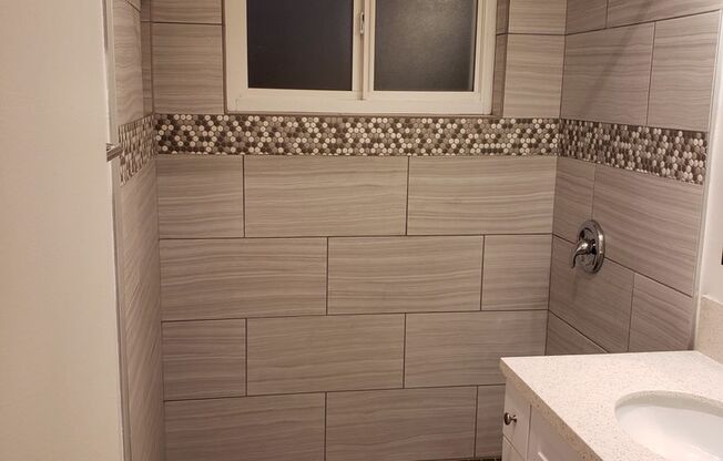 2 beds, 1 bath, 1,029 sqft, $2,595, Unit 4057