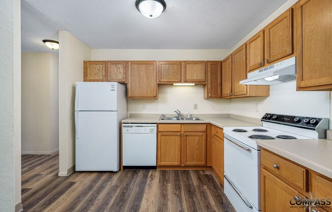 3 beds, 2 baths, 1,209 sqft, $1,295, Unit 2214-213