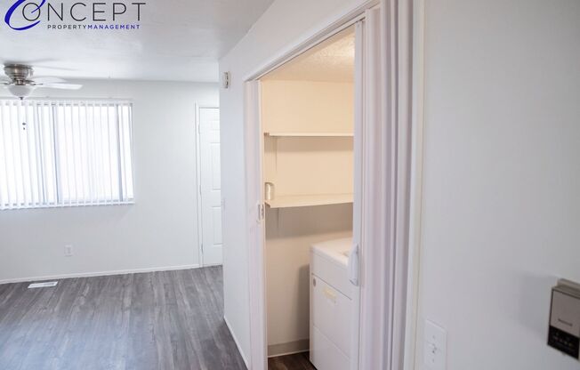 2 beds, 1 bath, 940 sqft, $1,275, Unit 31