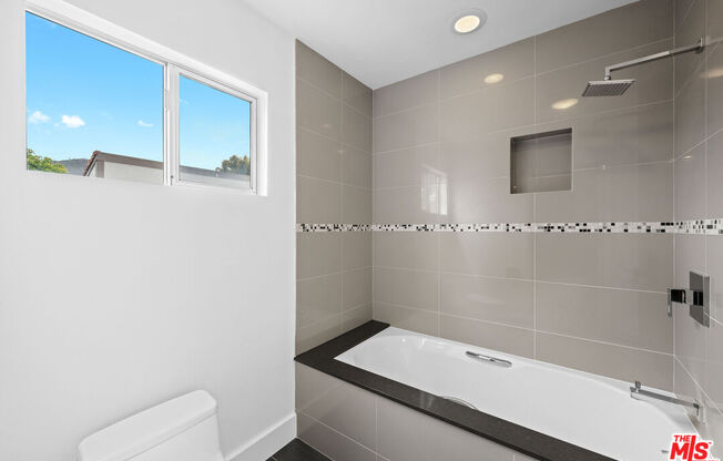 17088 PALISADES CIR