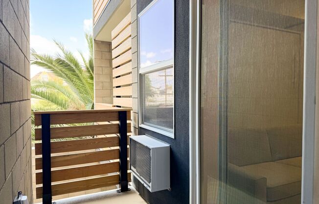 Studio, 1 bath, $2,295