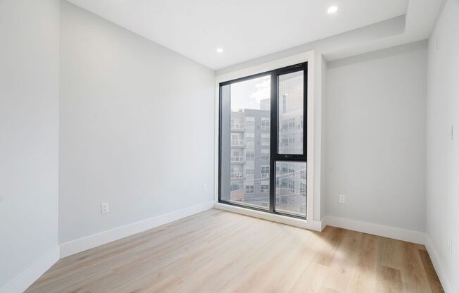 2 beds, 1 bath, $2,550, Unit 205