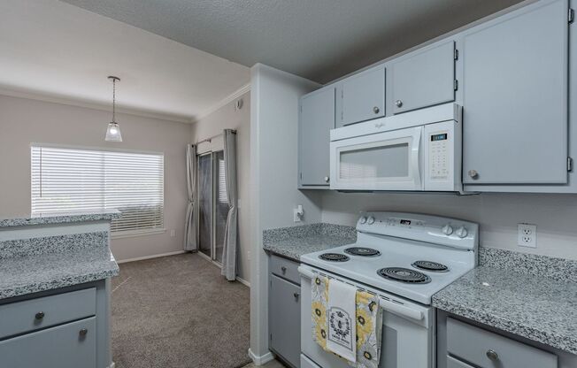 2 beds, 1 bath, $1,800, Unit UNIT 1089