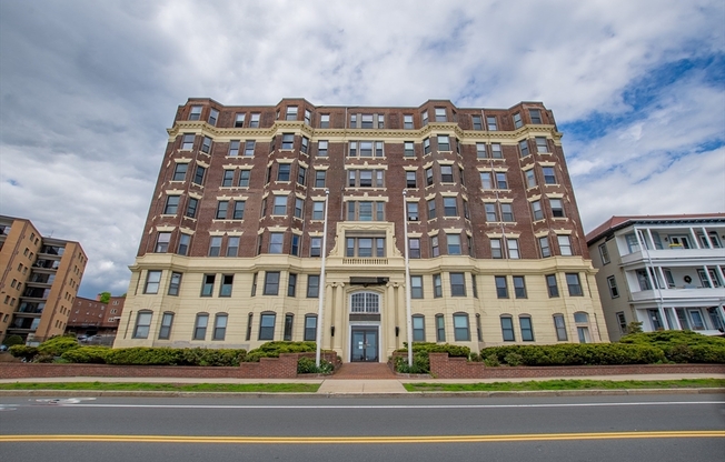 285 Lynn Shore Drive