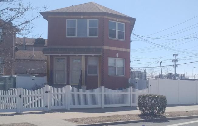 680 WORTMAN AVE