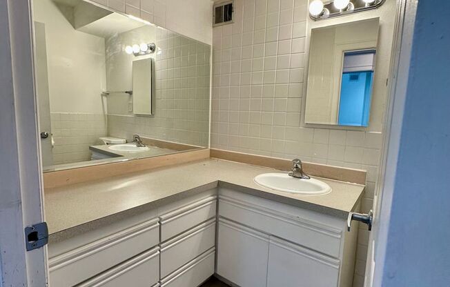 1 bed, 2 baths, 1,298 sqft, $2,450, Unit 0918