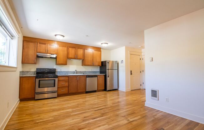 2424 N Vancouver