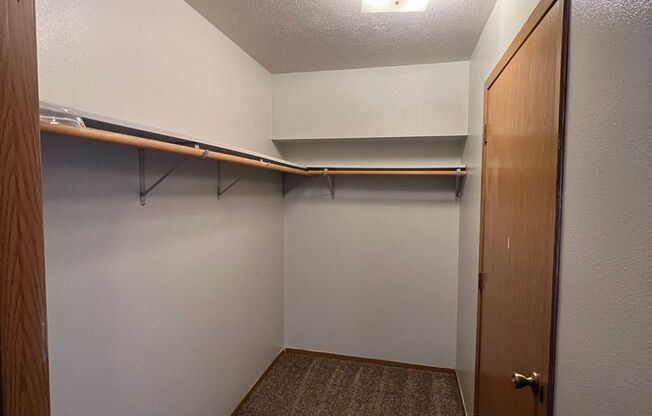 2 beds, 1 bath, $1,100, Unit #2