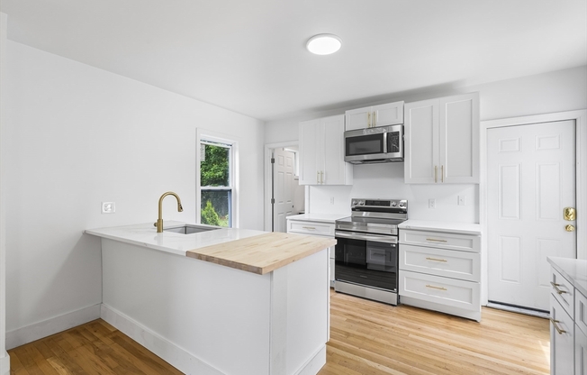 28 CLARE AVE