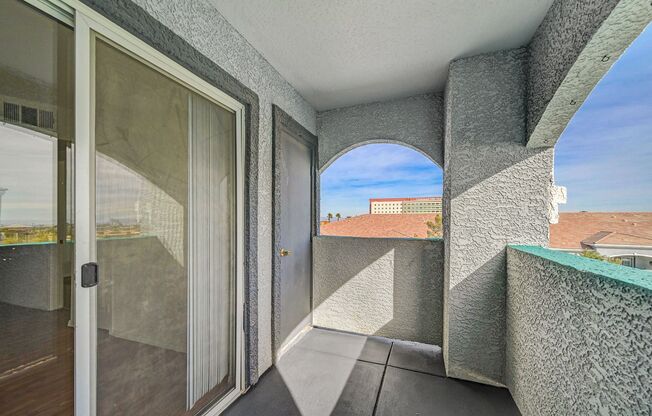 2 beds, 2 baths, $1,299, Unit # 3092