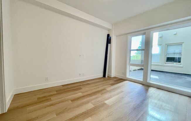 1 bed, 1 bath, $3,850