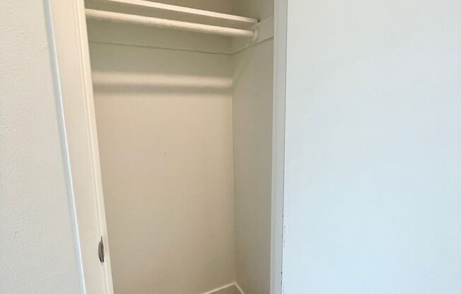 Studio, 1 bath, 370 sqft, $1,425, Unit 407