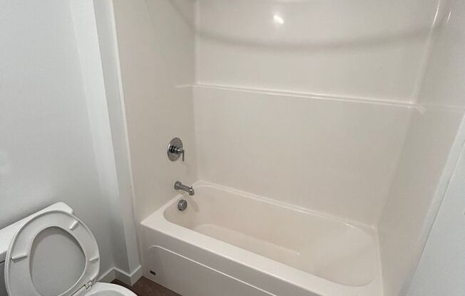1 bed, 1 bath, 466 sqft, $1,595, Unit 203