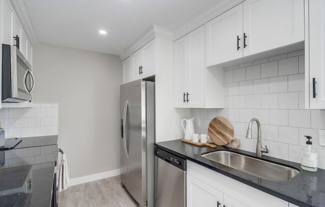 1 bed, 1 bath, 780 sqft, $2,245, Unit 4751-23