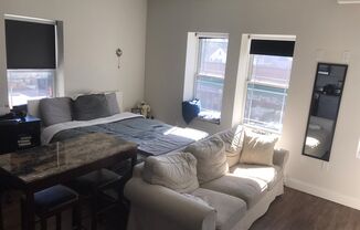 Studio, 1 bath, 370 sqft, $1,850, Unit 11