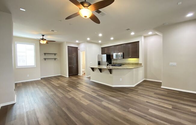 2bd/2.5ba Townhouse with A/C in San Elijo Area
