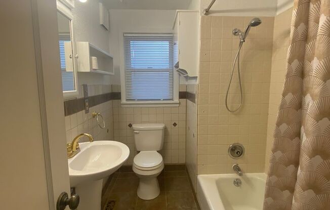 3 beds, 1 bath, $2,395