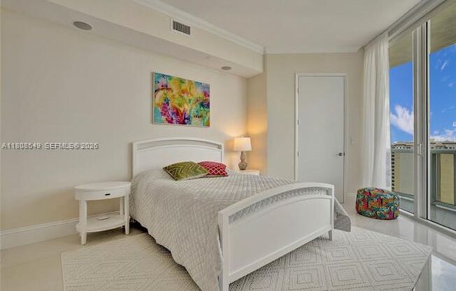 3 beds, 3.5 baths, $12,050, Unit # 1604