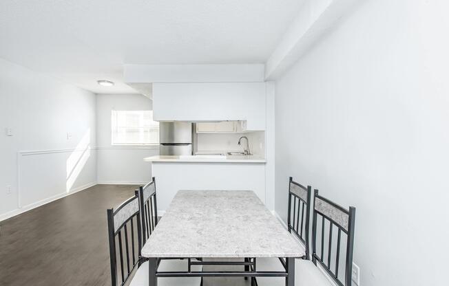 The Madeira - Apartments in St. Petersburg, FL