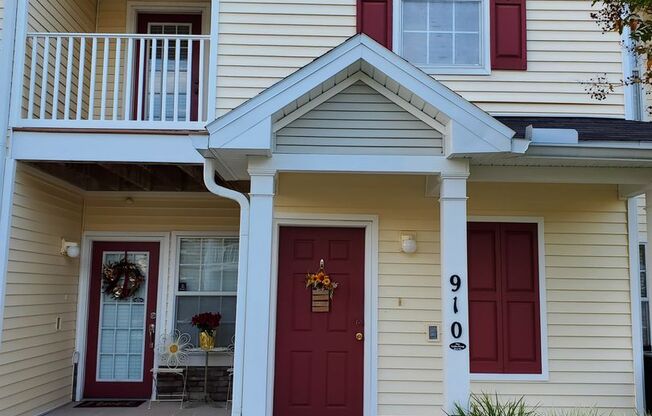 1 bed, 1 bath, $1,300, Unit #910