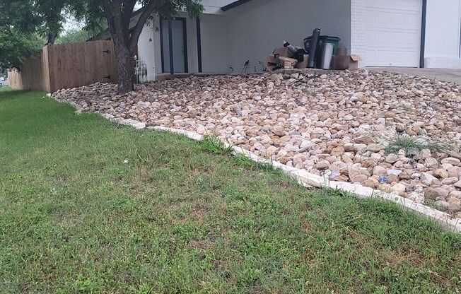 DOVE SPRINGS DELIGHT - RENOVATED  2/2 DUPLEX - HUGE YARD - GARAGE