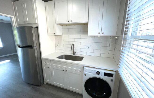 Studio, 1 bath, 400 sqft, $1,450, Unit Unit 04