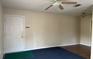 2 beds, 1 bath, $900