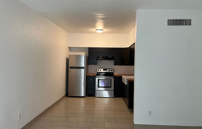 2 beds, 1 bath, 800 sqft, $1,375