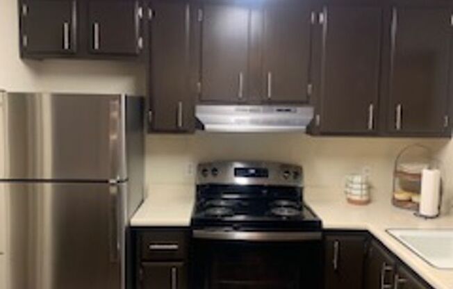 2 beds, 1 bath, 850 sqft, $1,695, Unit 203