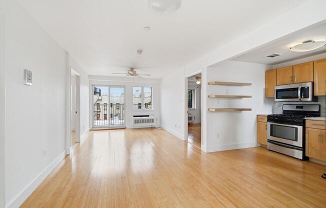 2 beds, 2 baths, $3,700, Unit PHC