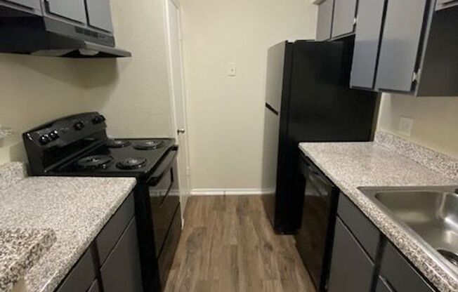 1 bed, 1 bath, 703 sqft, $875, Unit 1912